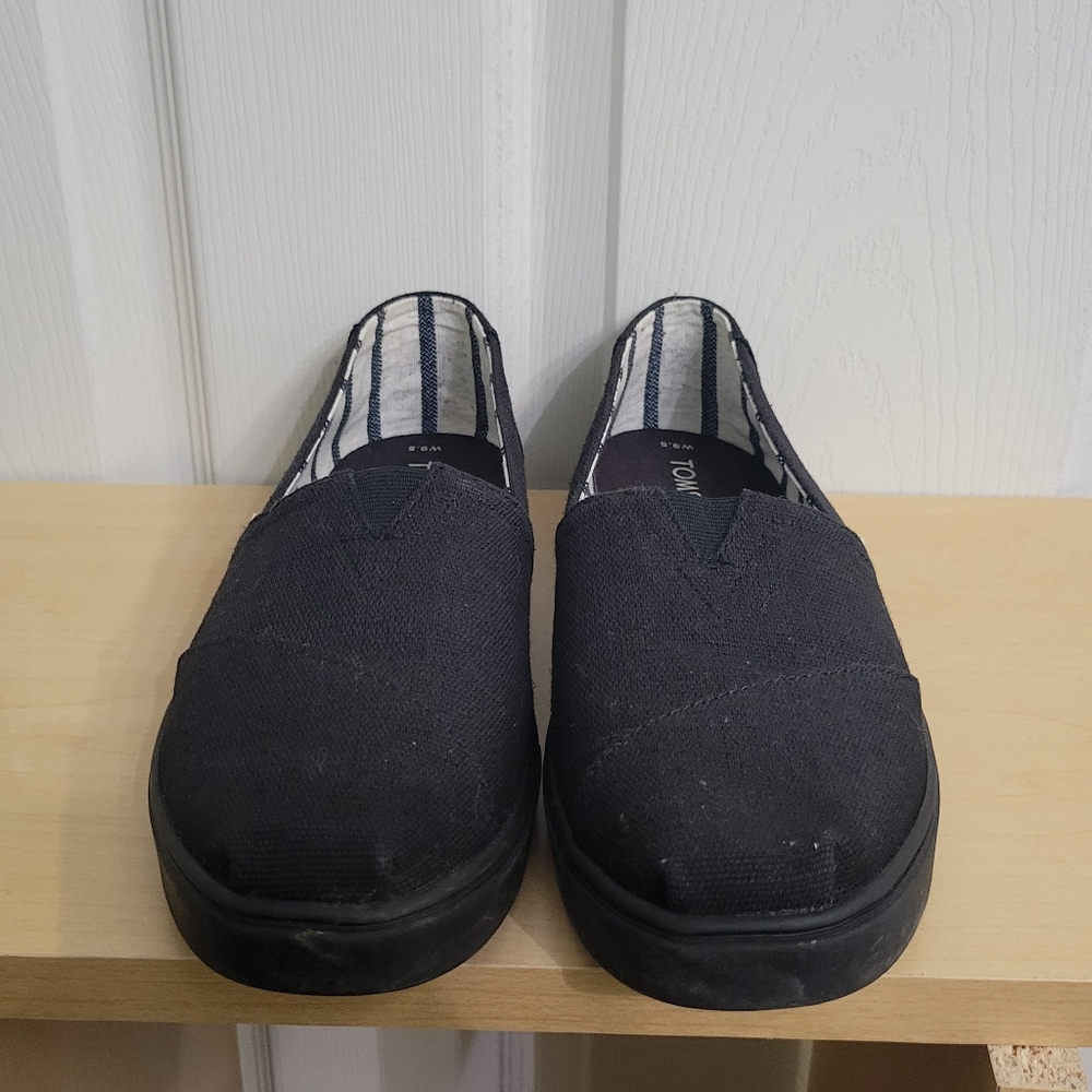 Black Toms Shoes Women's size 9.5